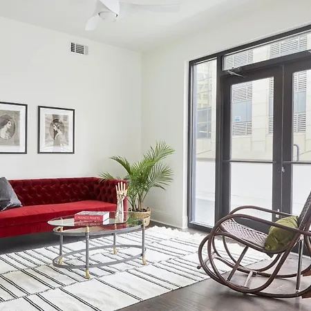 Sonder Lafayette Square Aparthotel